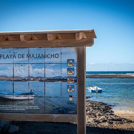 Cabin In Front Of Idyllic Majanicho Beach Luaran gambar