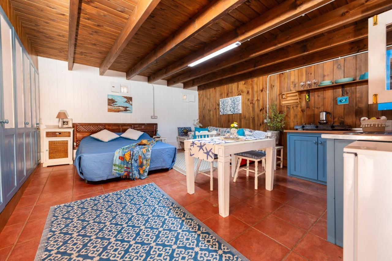 Cabin In Front Of Idyllic Majanicho Beach Luaran gambar