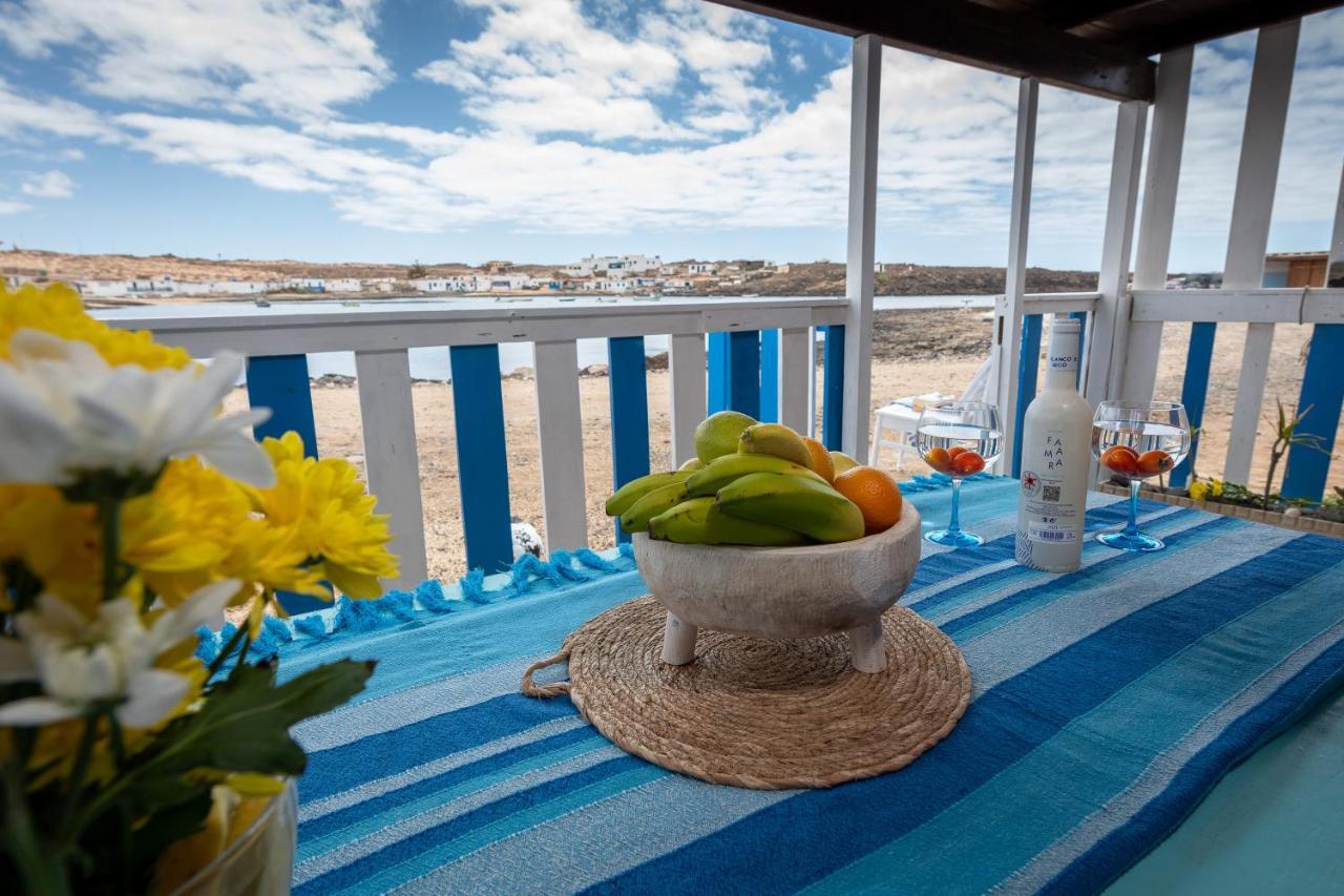 Cabin In Front Of Idyllic Majanicho Beach Luaran gambar